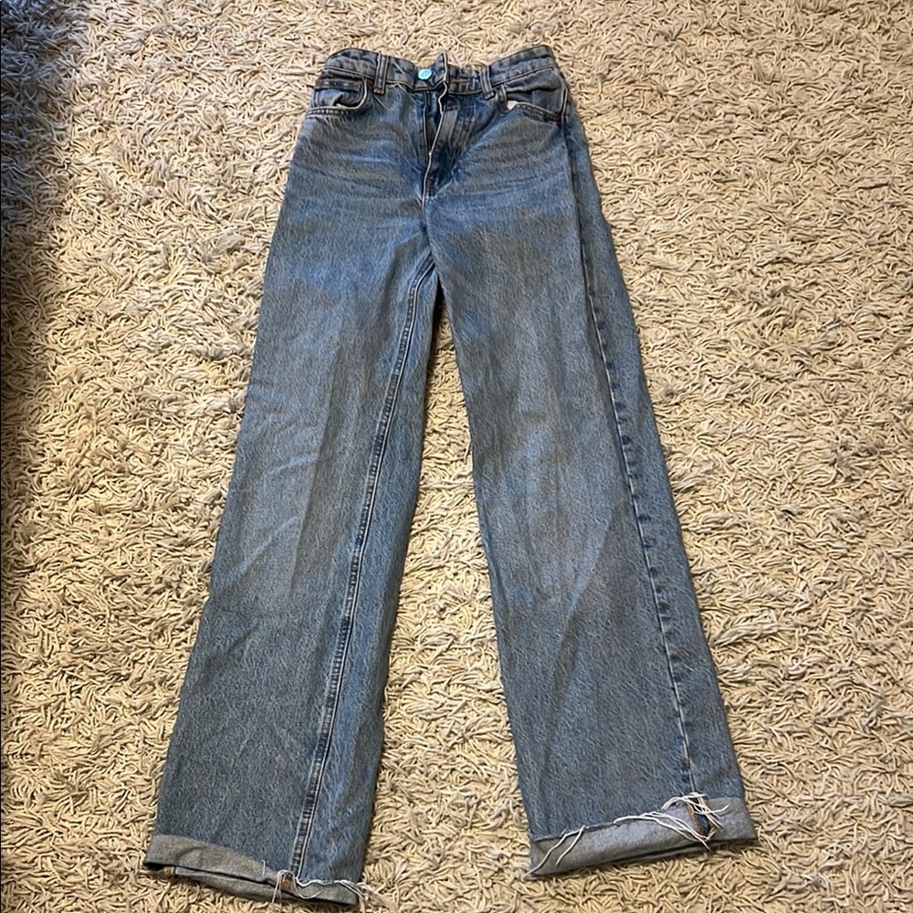 Zara Blue Straight Leg Jeans with Classic Style